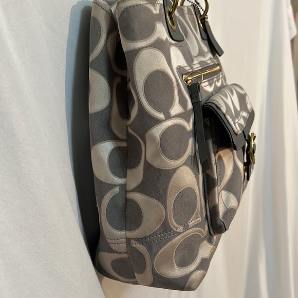 Vintage Coach Penelope Stylish Classic Gray Silver Monogram Signature Purse - Picture 4 of 13